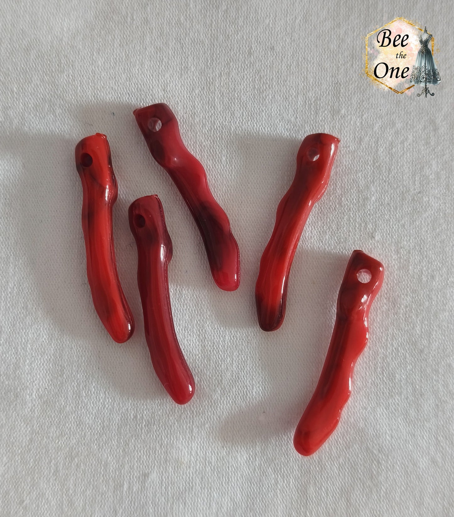 Breloque Corail rouge en acrylique - environ 30 mm - 4 formes