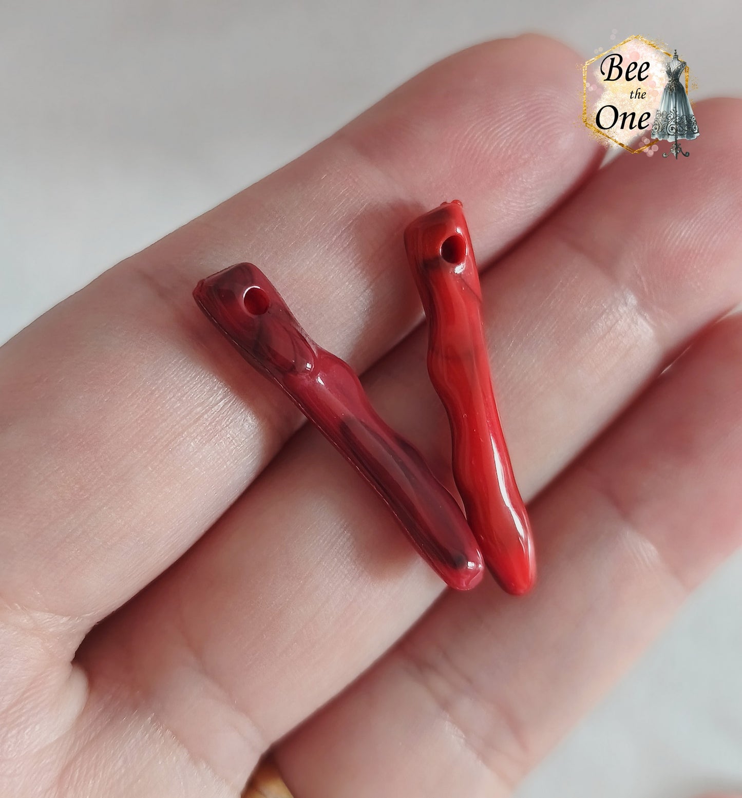 Breloque Corail rouge en acrylique - environ 30 mm - 4 formes