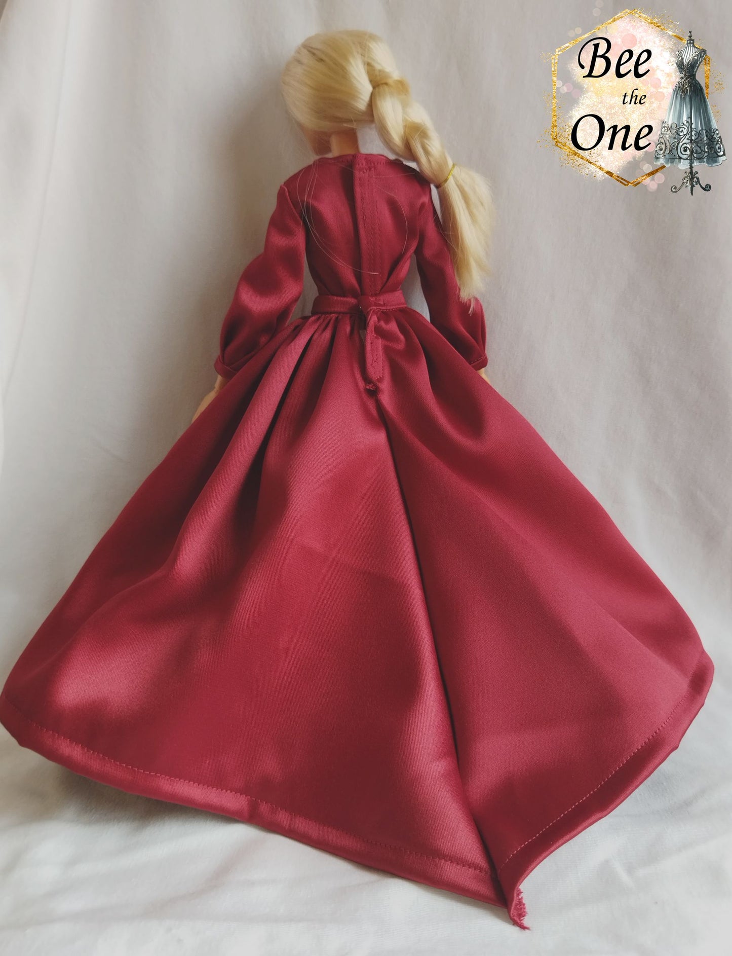 Jupe longue en satin "Noël au Château" pour poupées Barbie - Taille Classic - Collection Noël