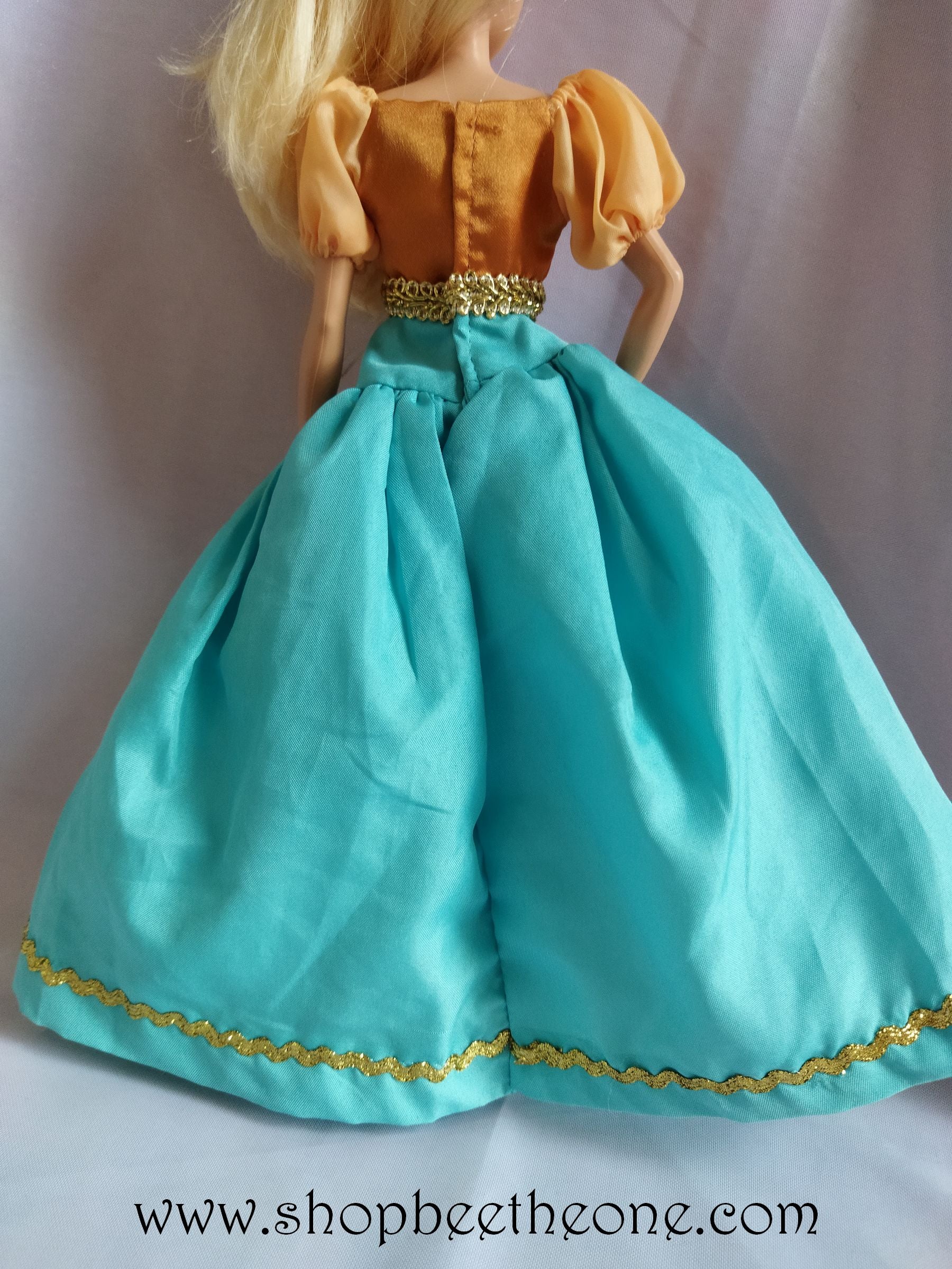 lot vetements BARBIE les robes de mes voyages lot vetements BARBIE les robes de mes voyages