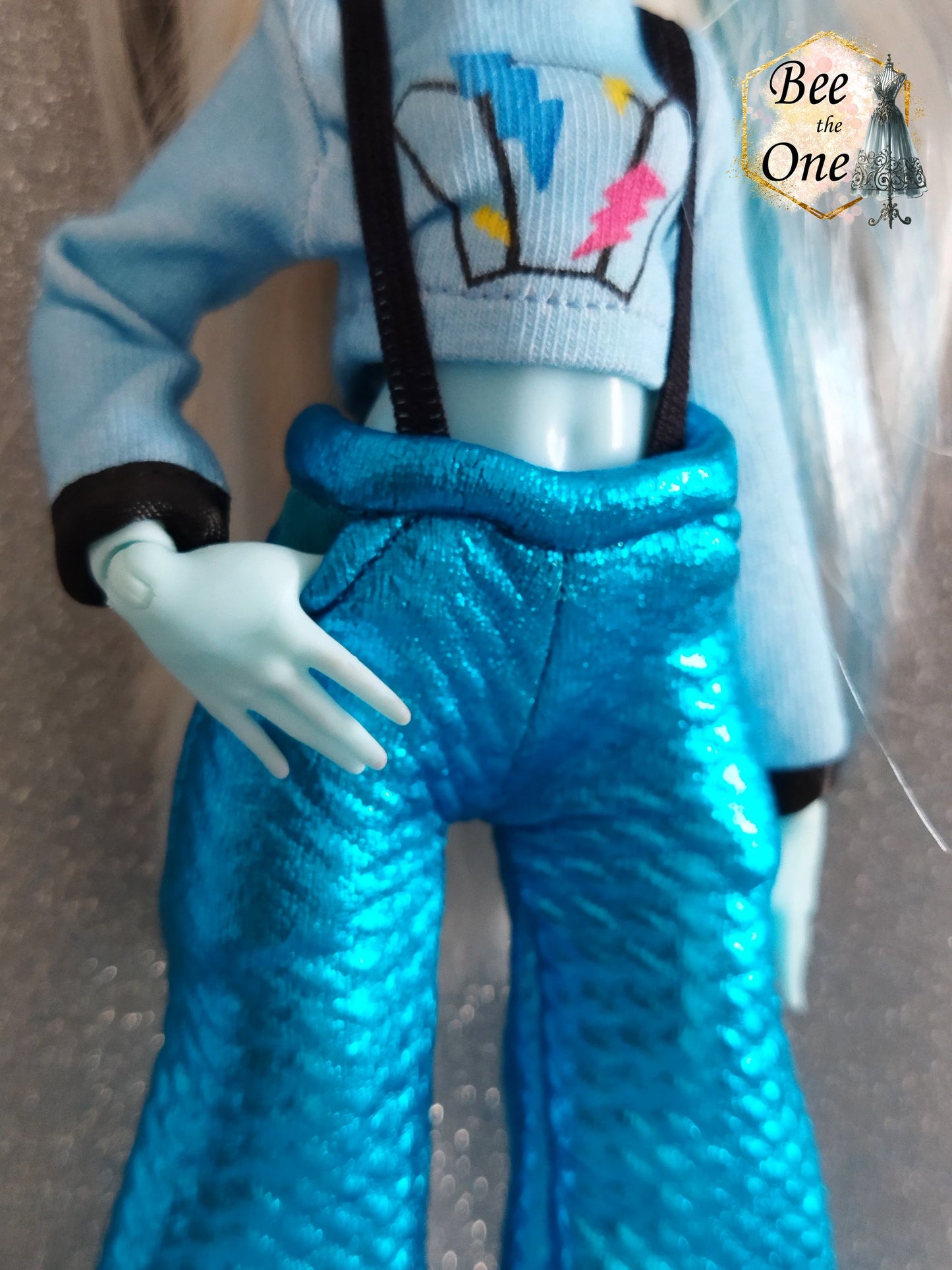 Pantalon à bretelles et vraies poches pour poupées Monster High G3 - Edition Limitée - 2 modèles - Collection Glitter Party - par Bee the One