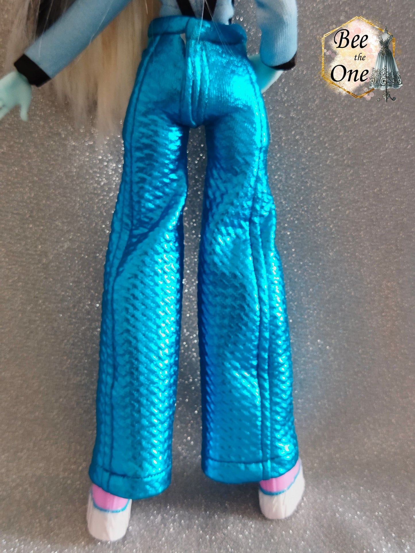 Pantalon à bretelles et vraies poches pour poupées Monster High G3 - Edition Limitée - 2 modèles - Collection Glitter Party - par Bee the One