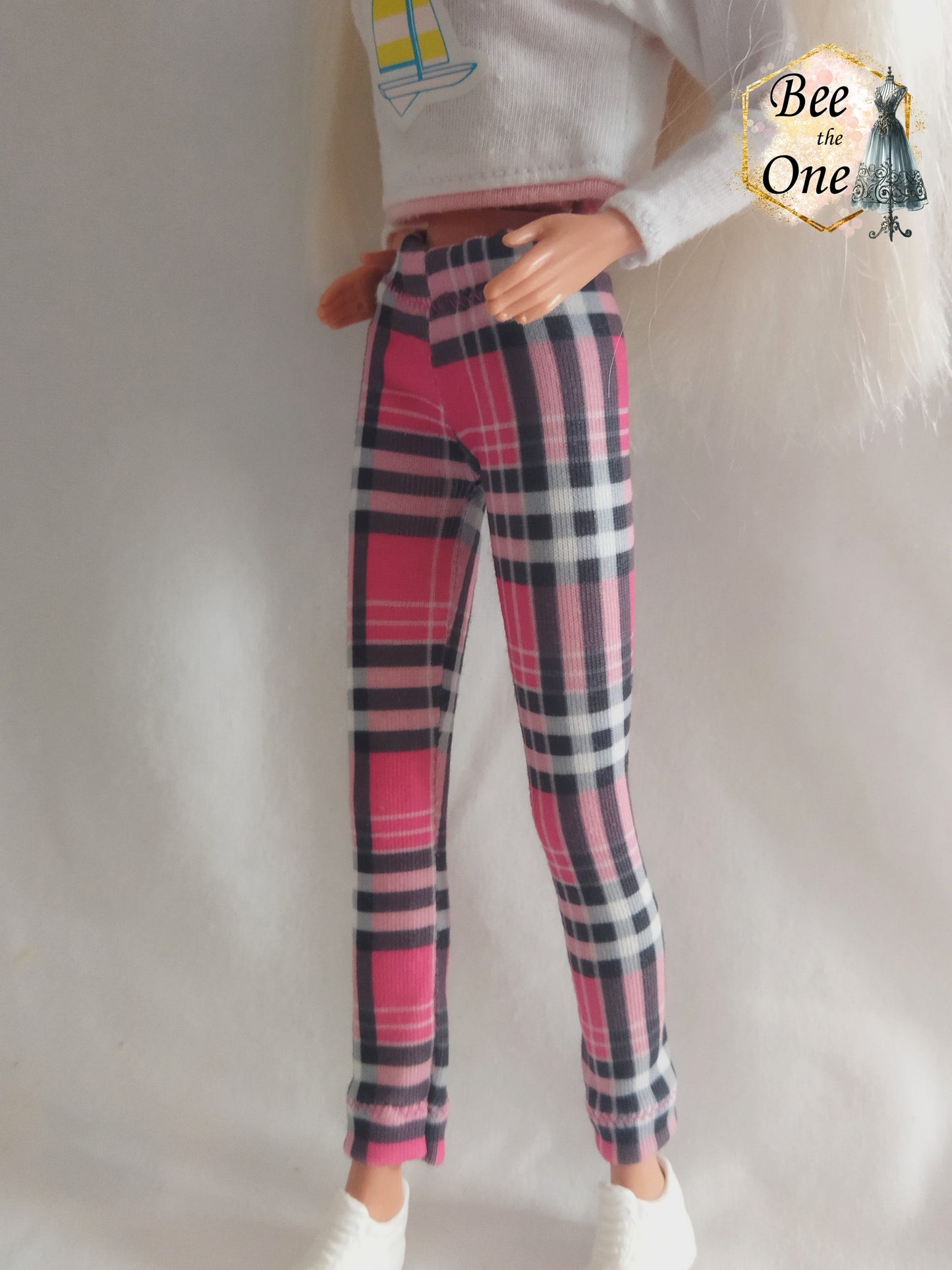 Pantalon collant leggings long motif tartan pour poupées Barbie - 3 tailles - Collection Basics - par Bee the One