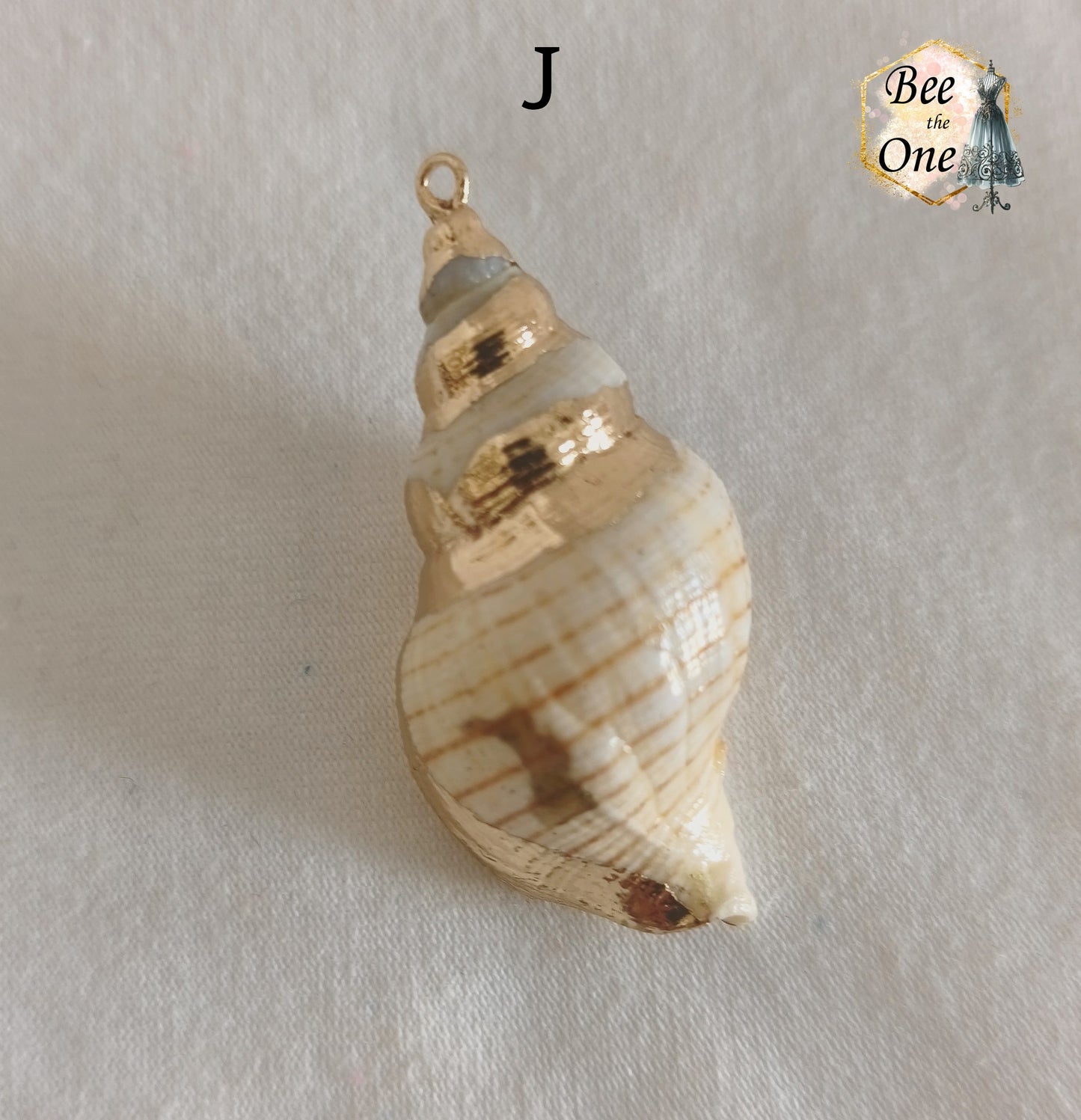 Breloque pendentif Coquillage naturel Buccin - de 40 à 60 mm (au choix) - naturel/doré