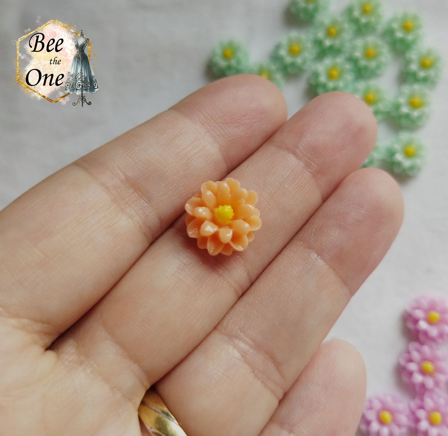 Cabochon plat "Petite Fleur colorée" pour embellissement ou miniature - 12 mm - 6 couleurs