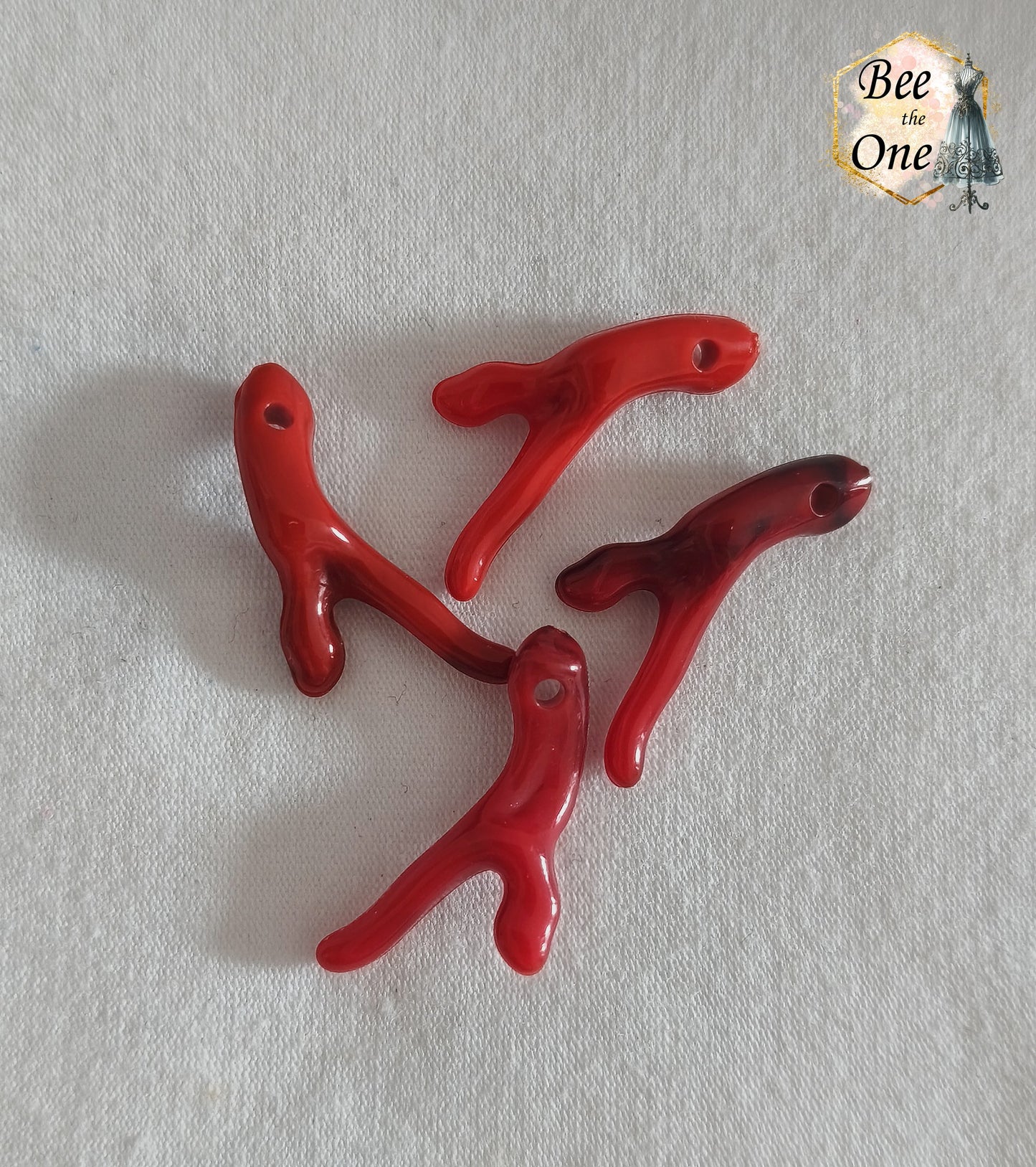 Breloque Corail rouge en acrylique - environ 30 mm - 4 formes