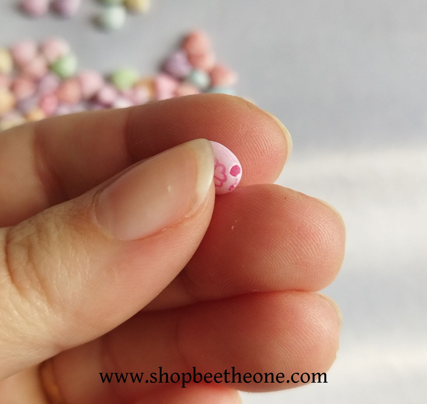 Perle mini coeur imprimé en résine - 7 mm - 9 coloris