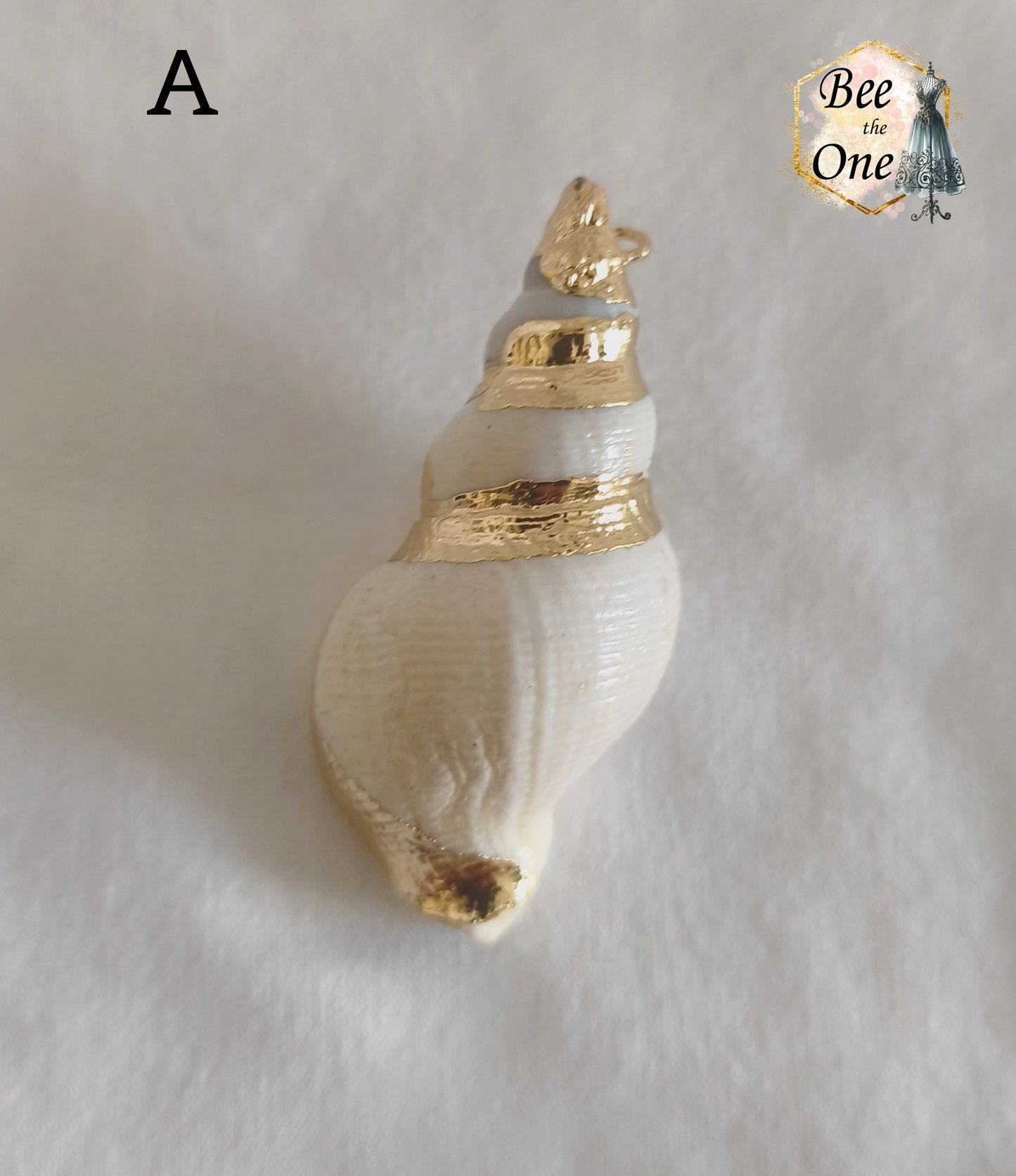Breloque pendentif Coquillage naturel Buccin - de 40 à 60 mm (au choix) - naturel/doré