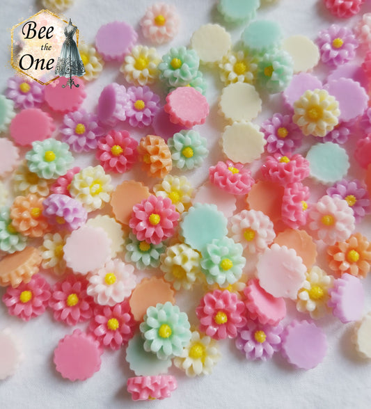 Cabochon plat "Petite Fleur colorée" pour embellissement ou miniature - 12 mm - 6 couleurs