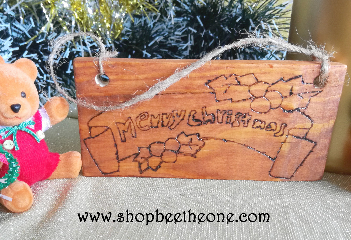 Petit panneau de bois pyrogravé motifs de Noël à accrocher - Surcyclage/Upcycling - Marque Zambara