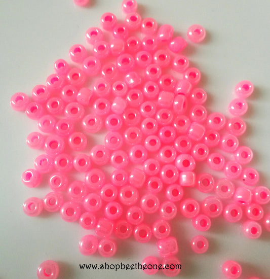 Lot de 1 g de Perles de rocaille opaques intercalaire graine en verre finition glossy - 3 mm - rose