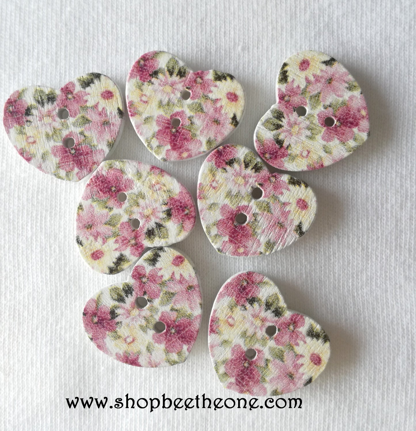 Bouton Petit Coeur "Fleurs roses ou violettes" en bois - 17 mm - 5 modèles