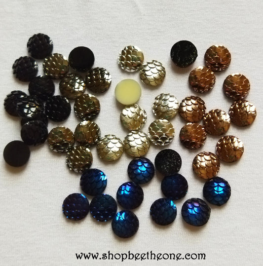 Cabochon strass demi-perle rond Ecaille de sirène/dragon nuancier métallisé brillant - 10 mm - 5 coloris