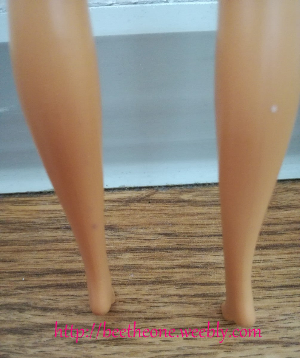 Corps Barbie inconnu - Mattel 1999 - Corps sans tête