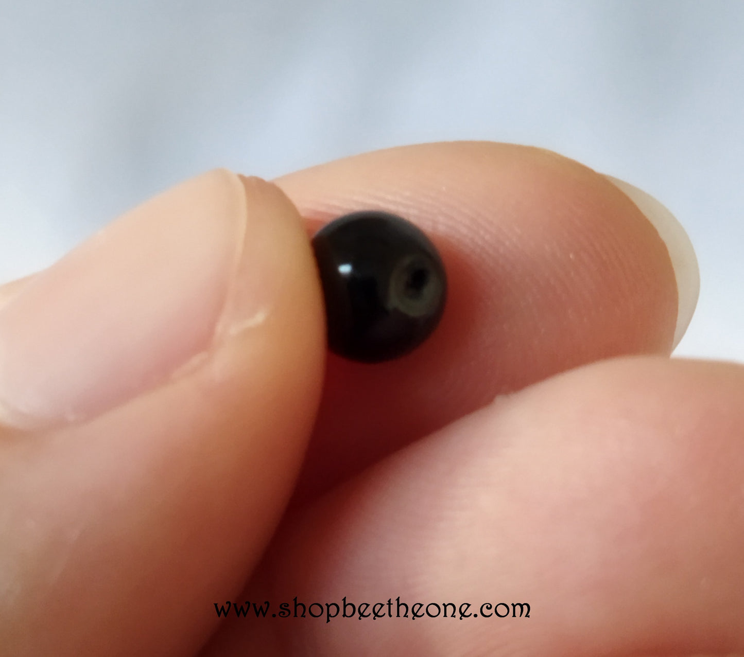 Perle ronde en plastique - 5-6 mm - noir