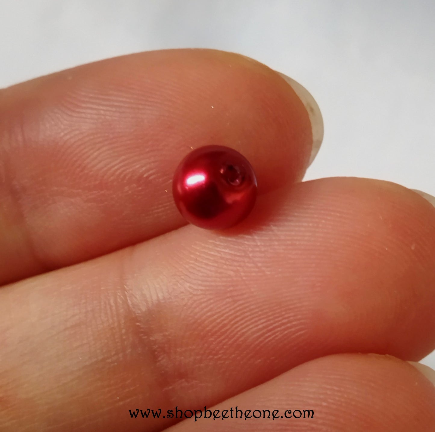 Perle ronde en plastique - 5-6 mm - rouge foncé