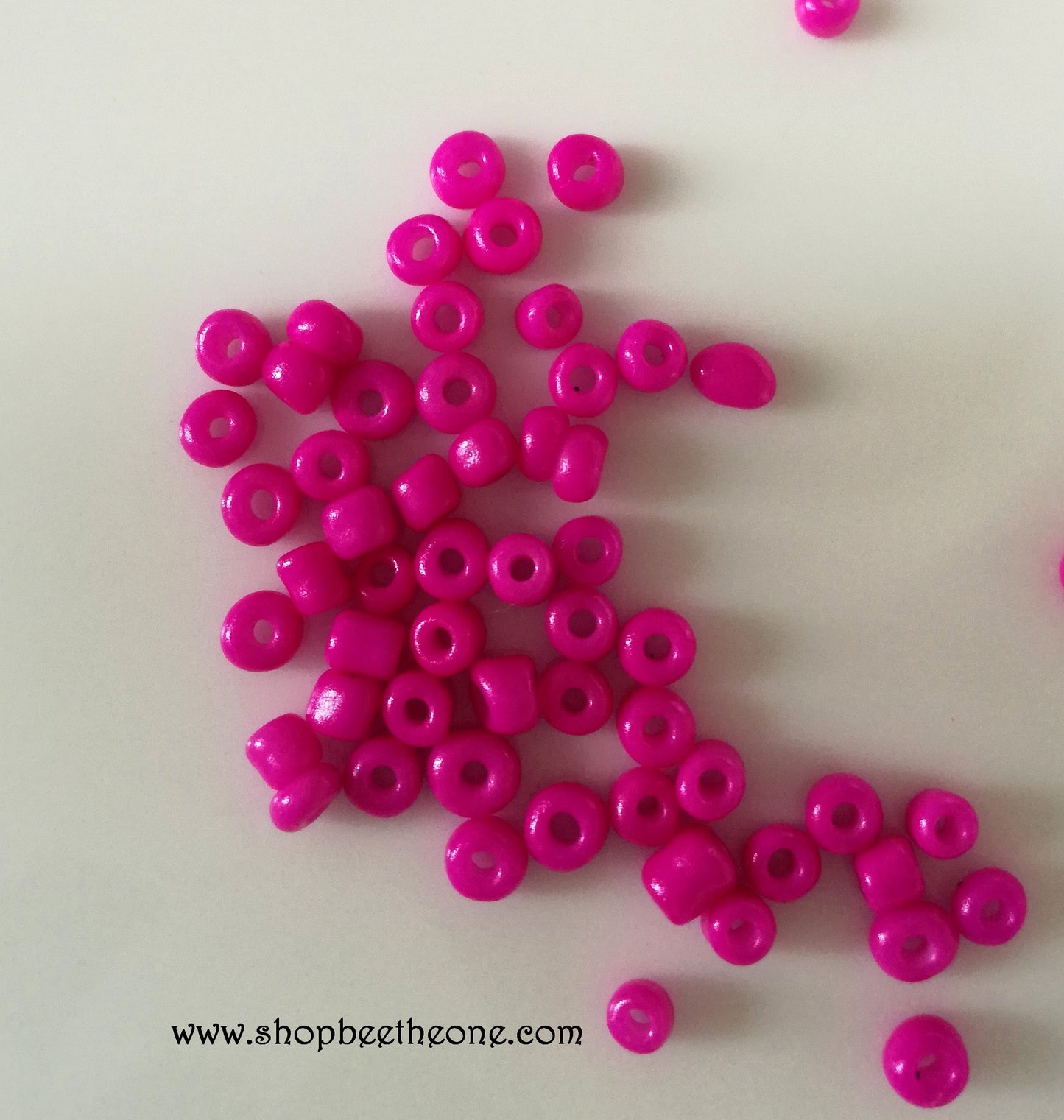 Lot de 1 g de Perles de rocaille opaques intercalaire graine en verre couleurs vives - 3 mm - 2 coloris