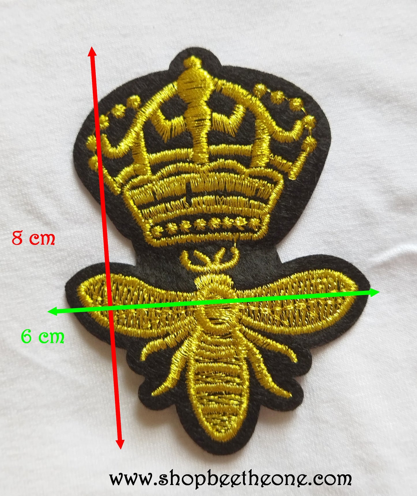 Ecusson patch brodé applique Abeille et couronne dorées - 8 cm (à coudre ou repasser)