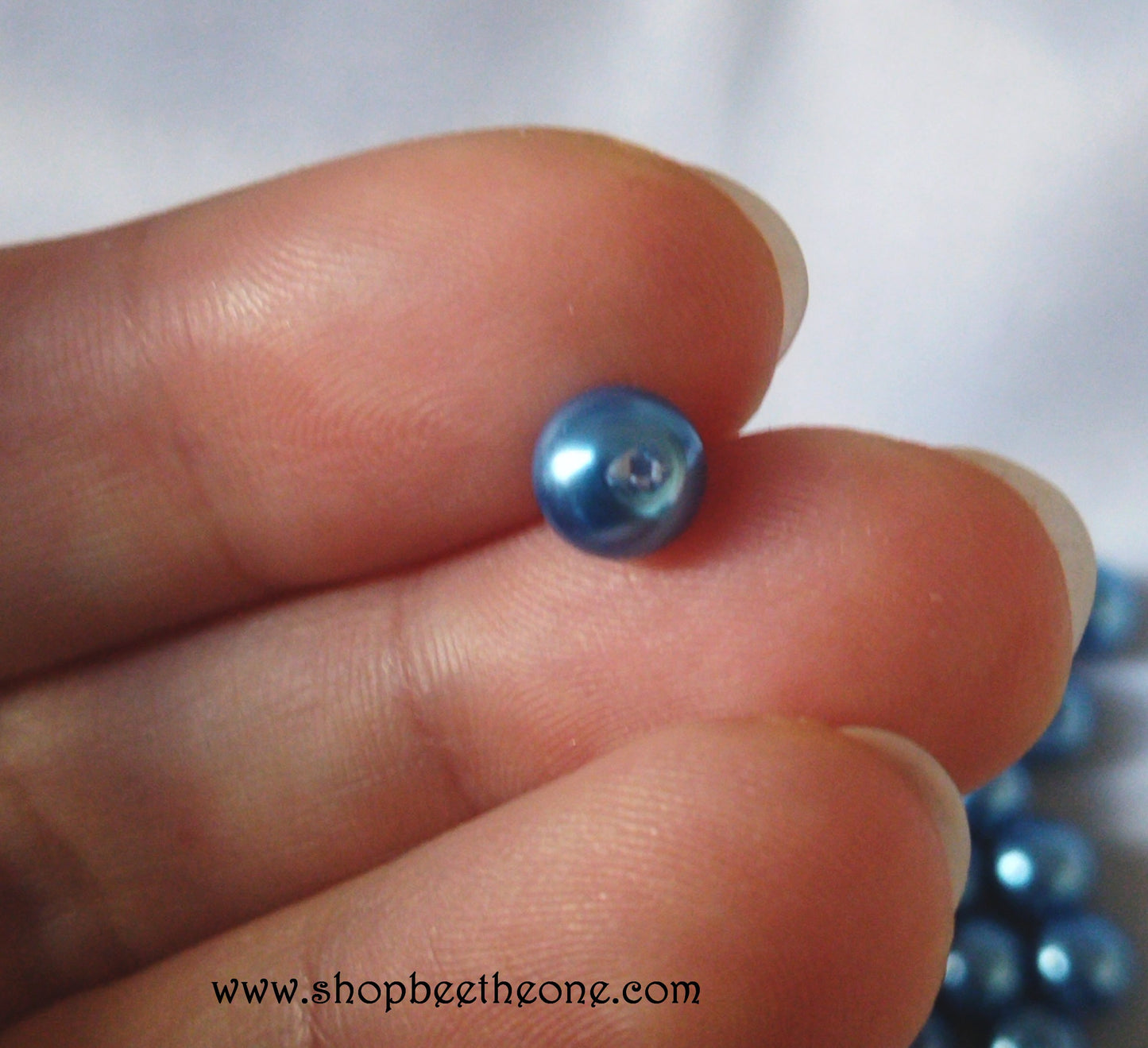 Perle ronde en plastique - 5-6 mm - bleu