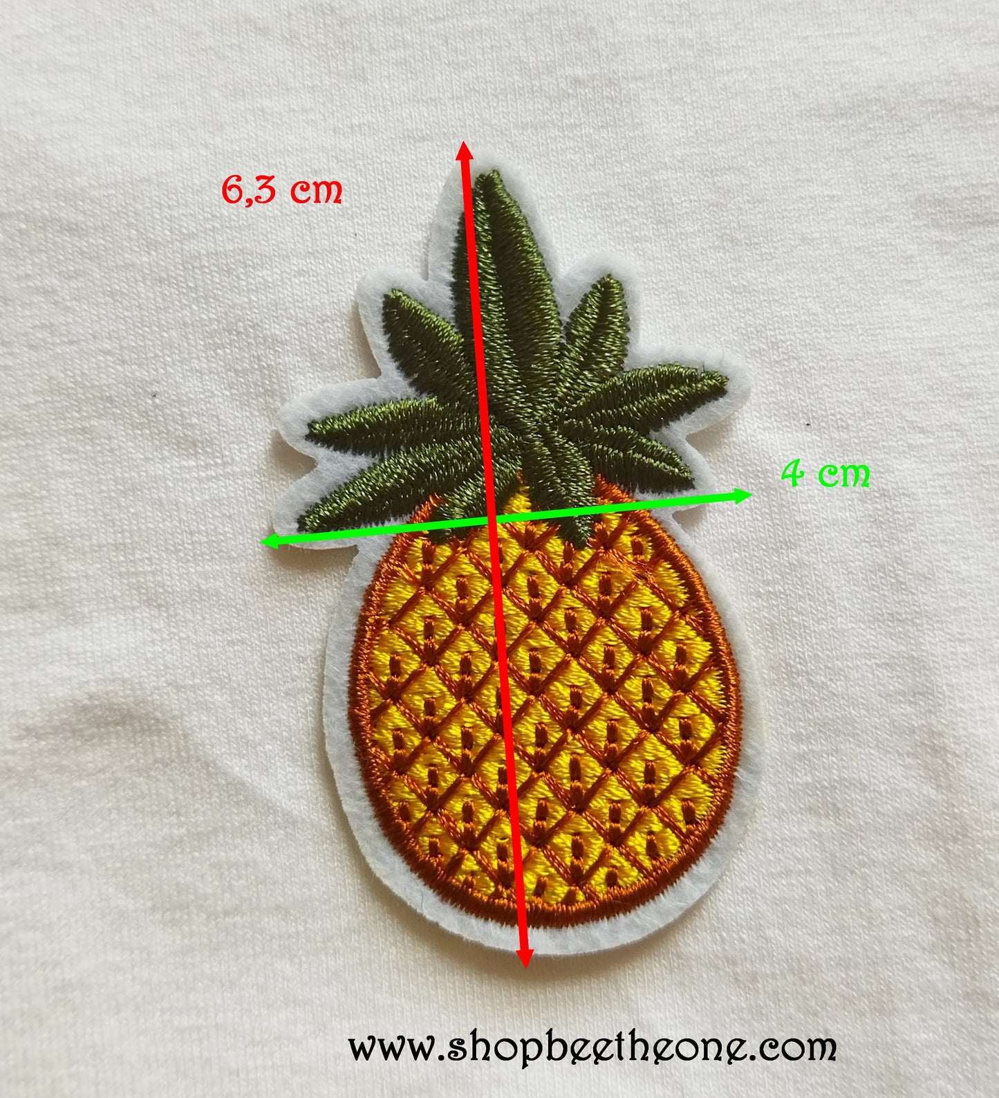 Petit écusson patch brodé applique Ananas - 6,3 cm (à coudre ou repasser)