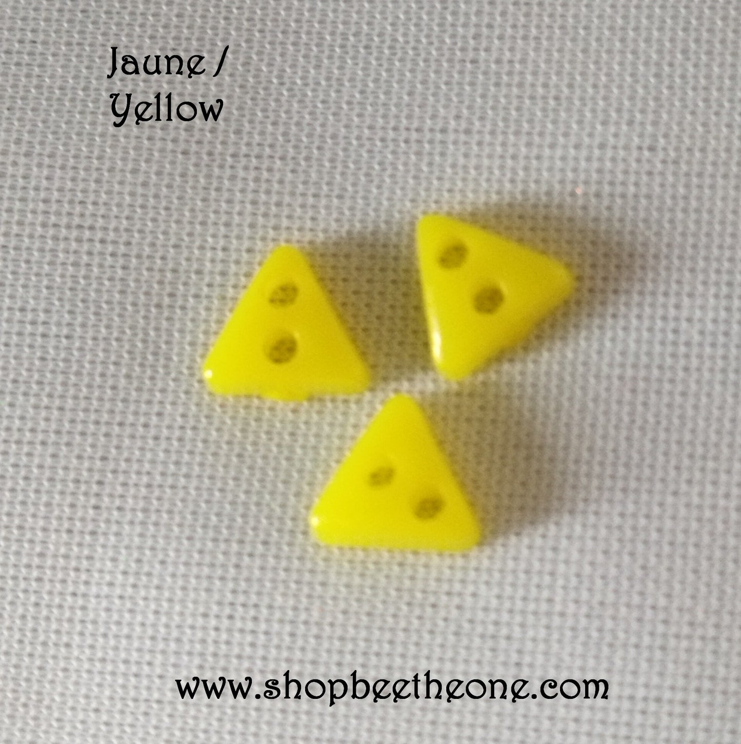 Mini Bouton Triangle en plastique - 6 mm - 13 coloris disponibles