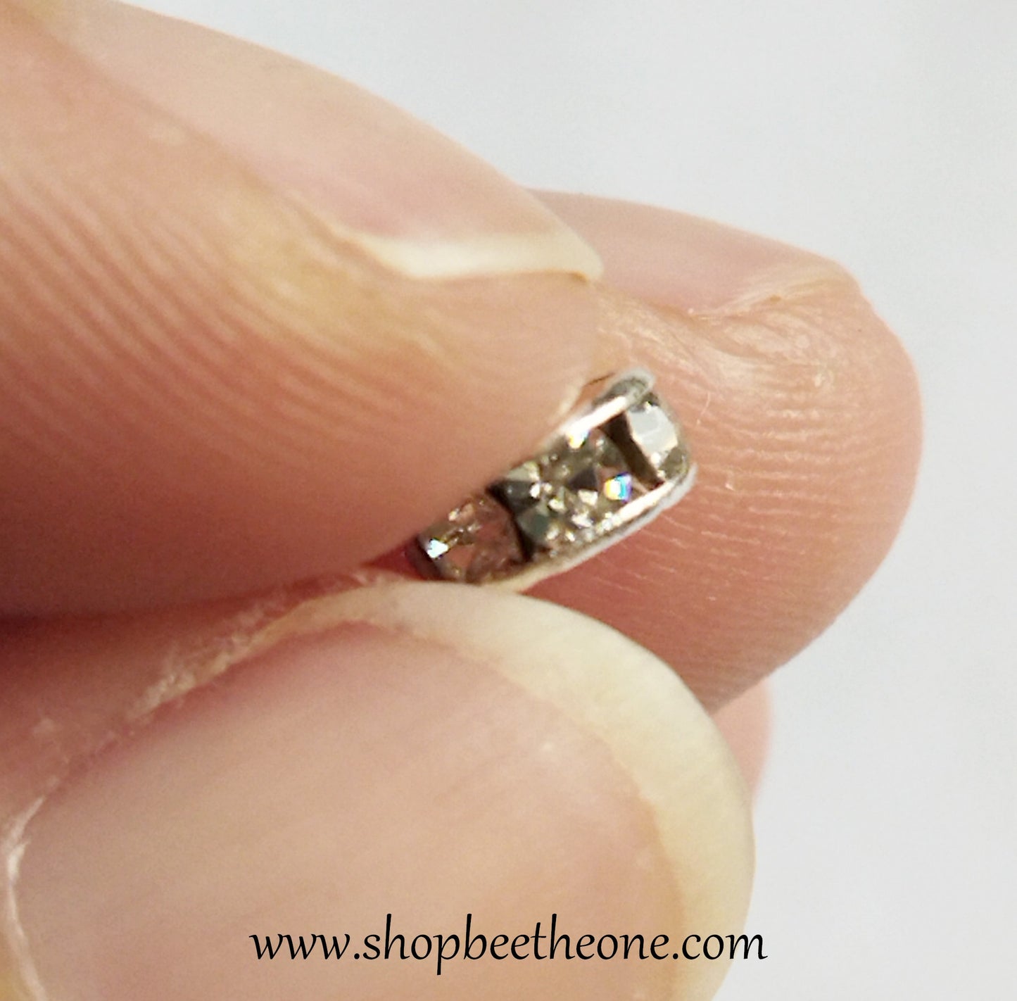 Mini Perle rondelle intercalaire ronde à strass - 6 mm - trou 1,5 mm