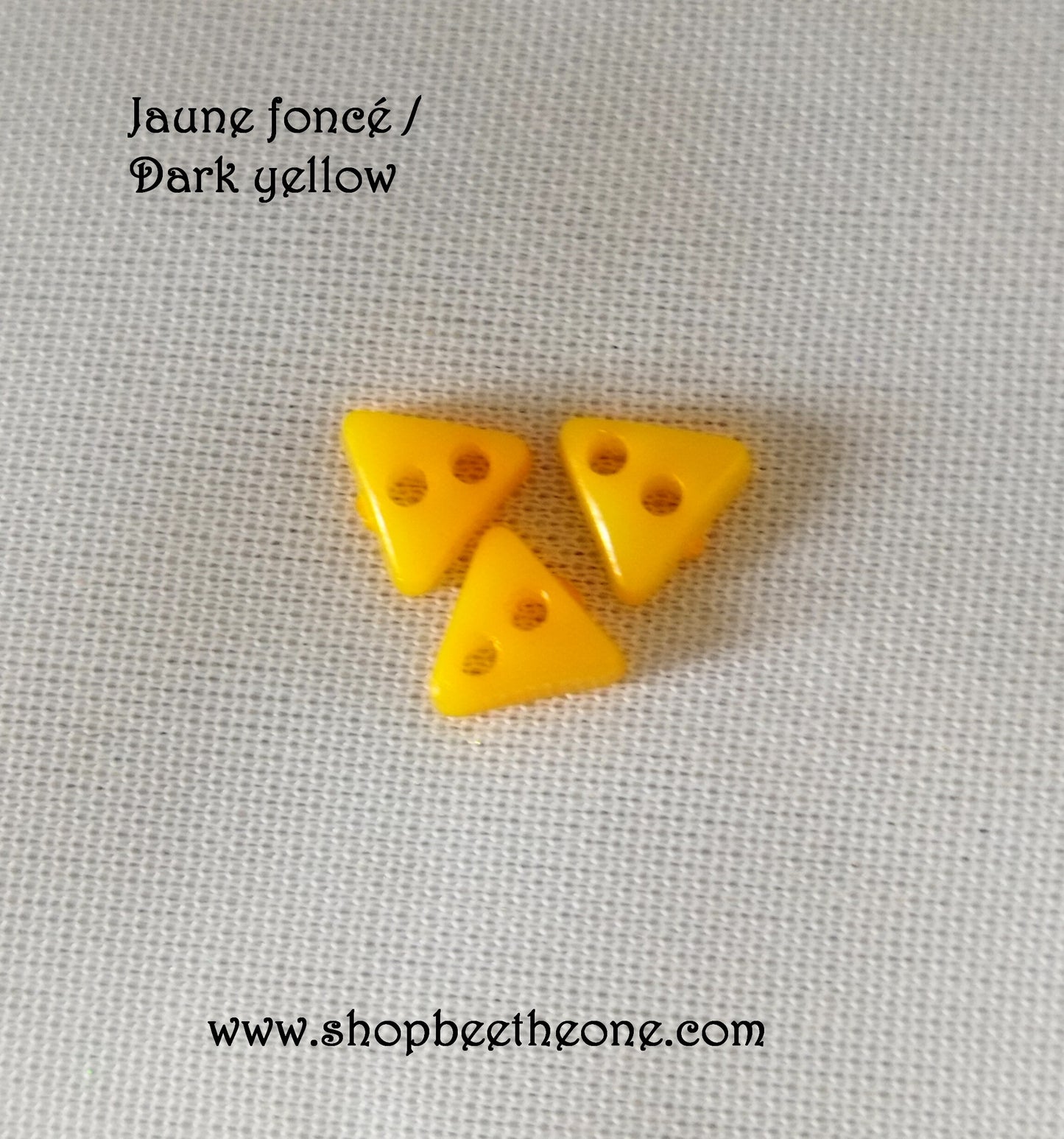 Mini Bouton Triangle en plastique - 6 mm - 13 coloris disponibles