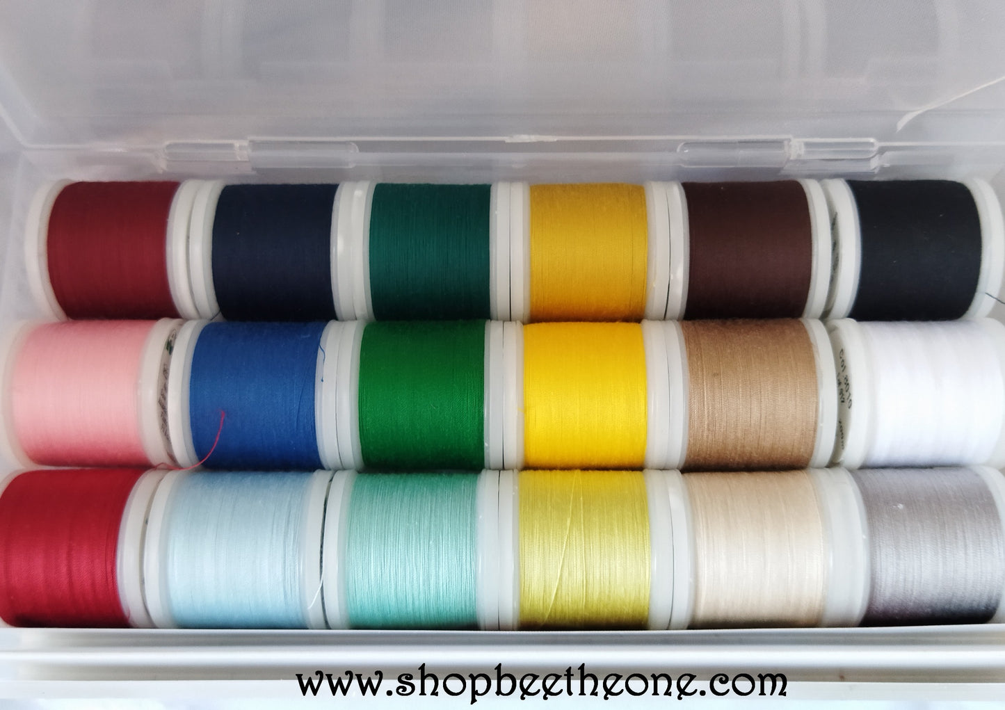 Boîte de 18 Bobines de Fil polyester pour couture Madeira Aerofil - 18 x 200 m