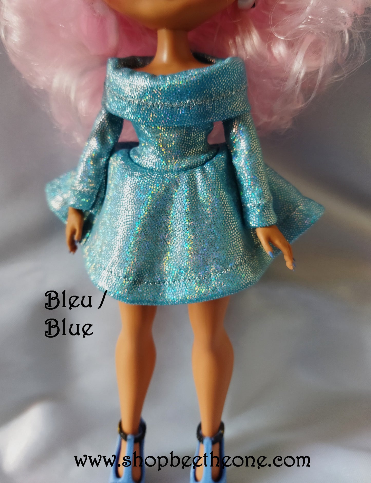 Robe courte à col Bardot imprimé holographique compatible poupées L.O.L Surprise! O.M.G - 6 coloris - Collection Basics - par Bee the One